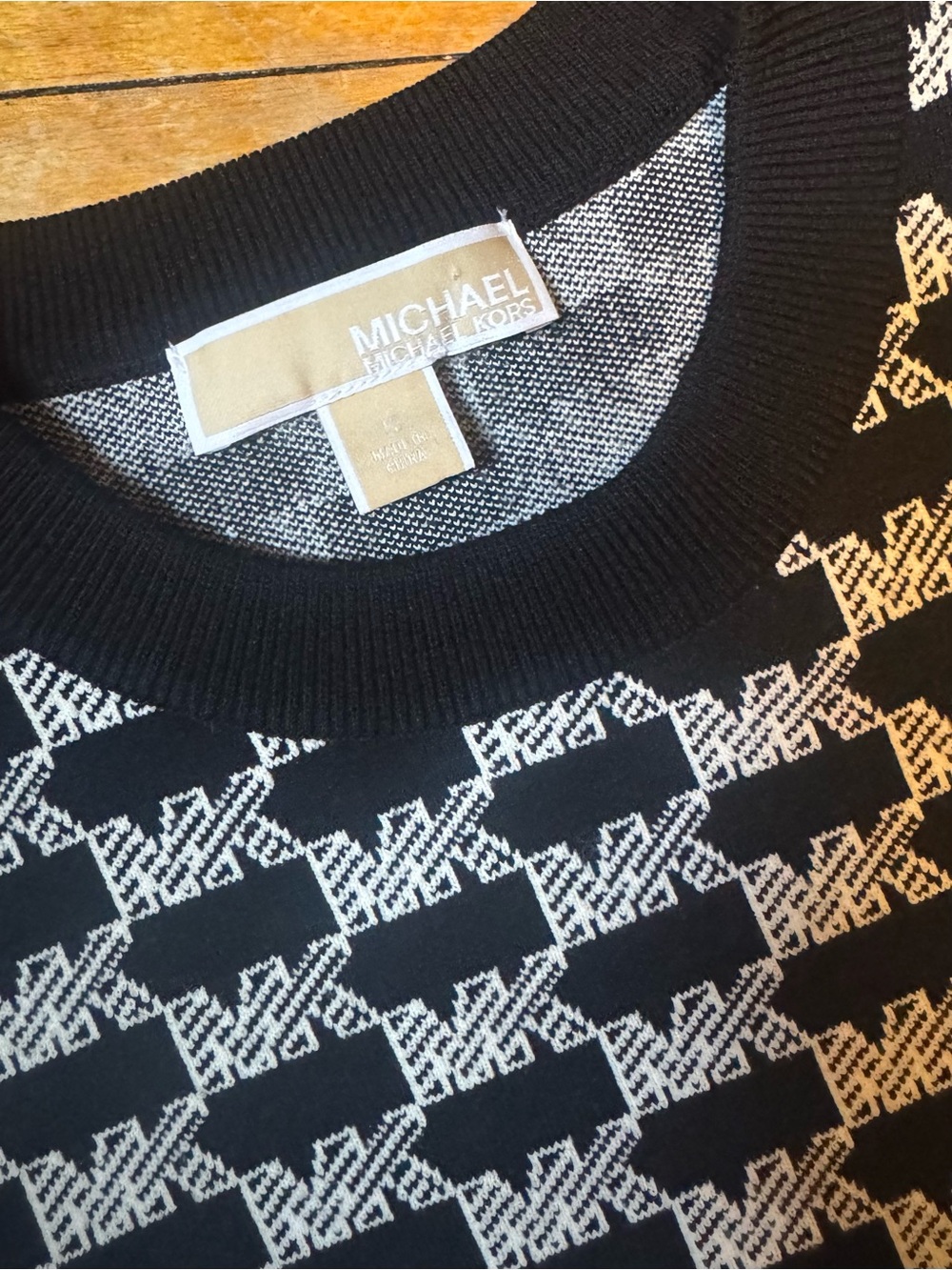 Michael Kors Black & White Logo-Pattern Knit Tee - Picture 2 of 4